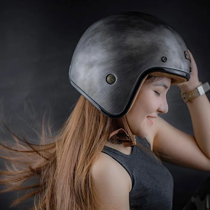 Mũ bảo hiểm 3/4 Bulldog Perro 4U Xước Bạc (Tặng khóa số)