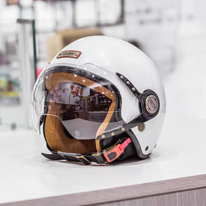 Mũ bảo hiểm 3/4 Bulldog POM Trắng (Tặng khóa số)