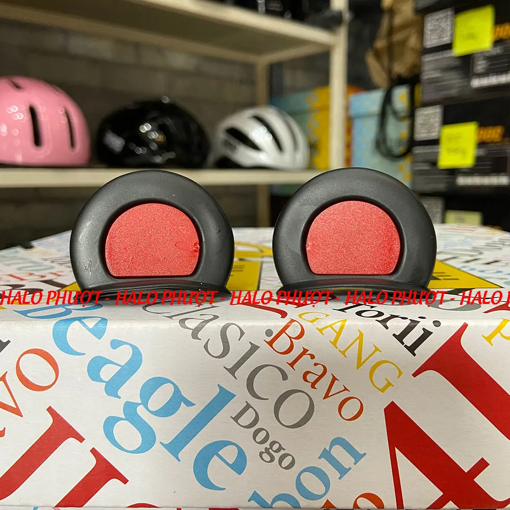  Tai Gấu Nón Bảo Hiểm - Đen Đỏ