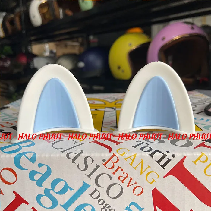 Tai Mèo 2 có đế màu gắn nón bảo hiểm - Trắng Xanh