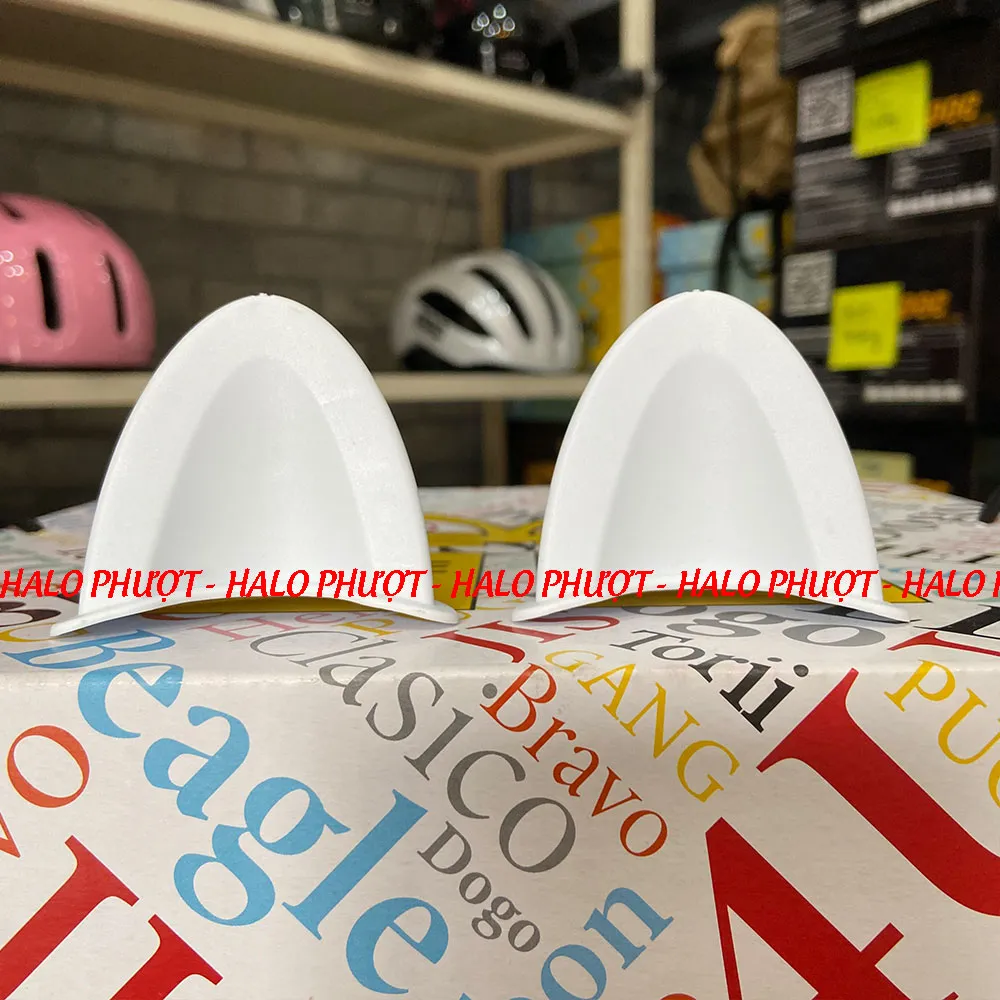 Tai Mèo có đế gắn nón bảo hiểm - Trắng