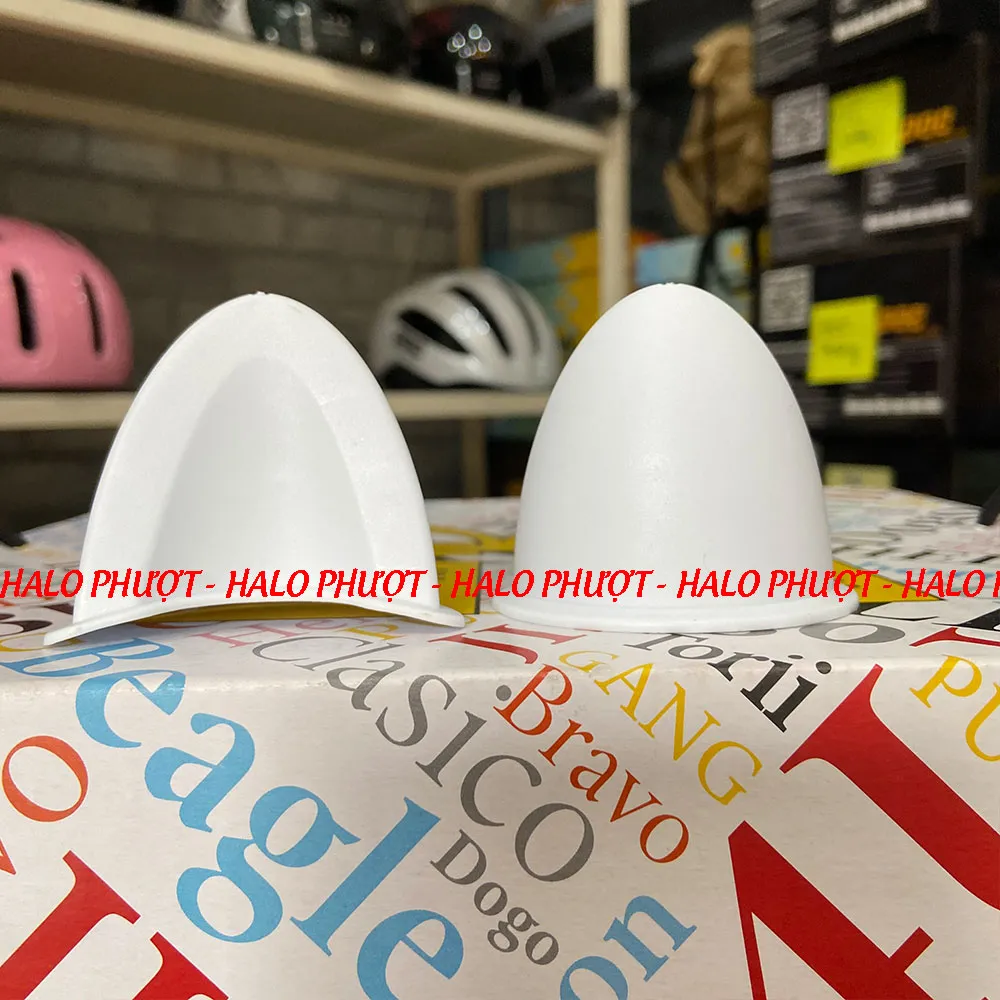 Tai Mèo có đế gắn nón bảo hiểm - Trắng