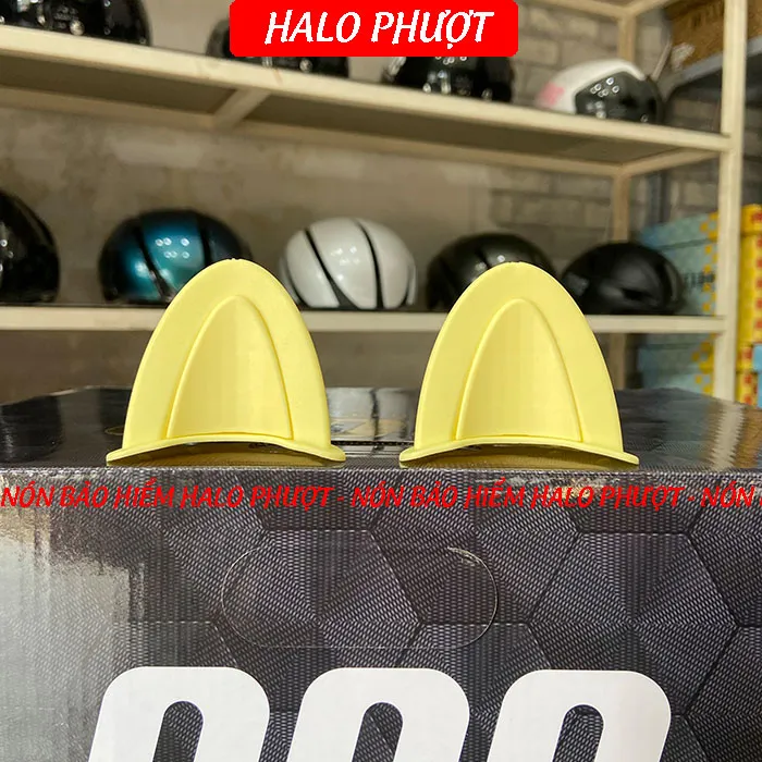 Tai Mèo 2 có đế màu gắn nón bảo hiểm - Vàng Vàng