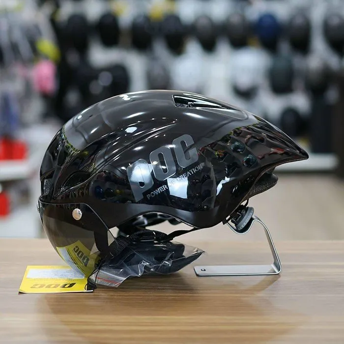 Nón POC P01 Đen Bóng Chữ Xám