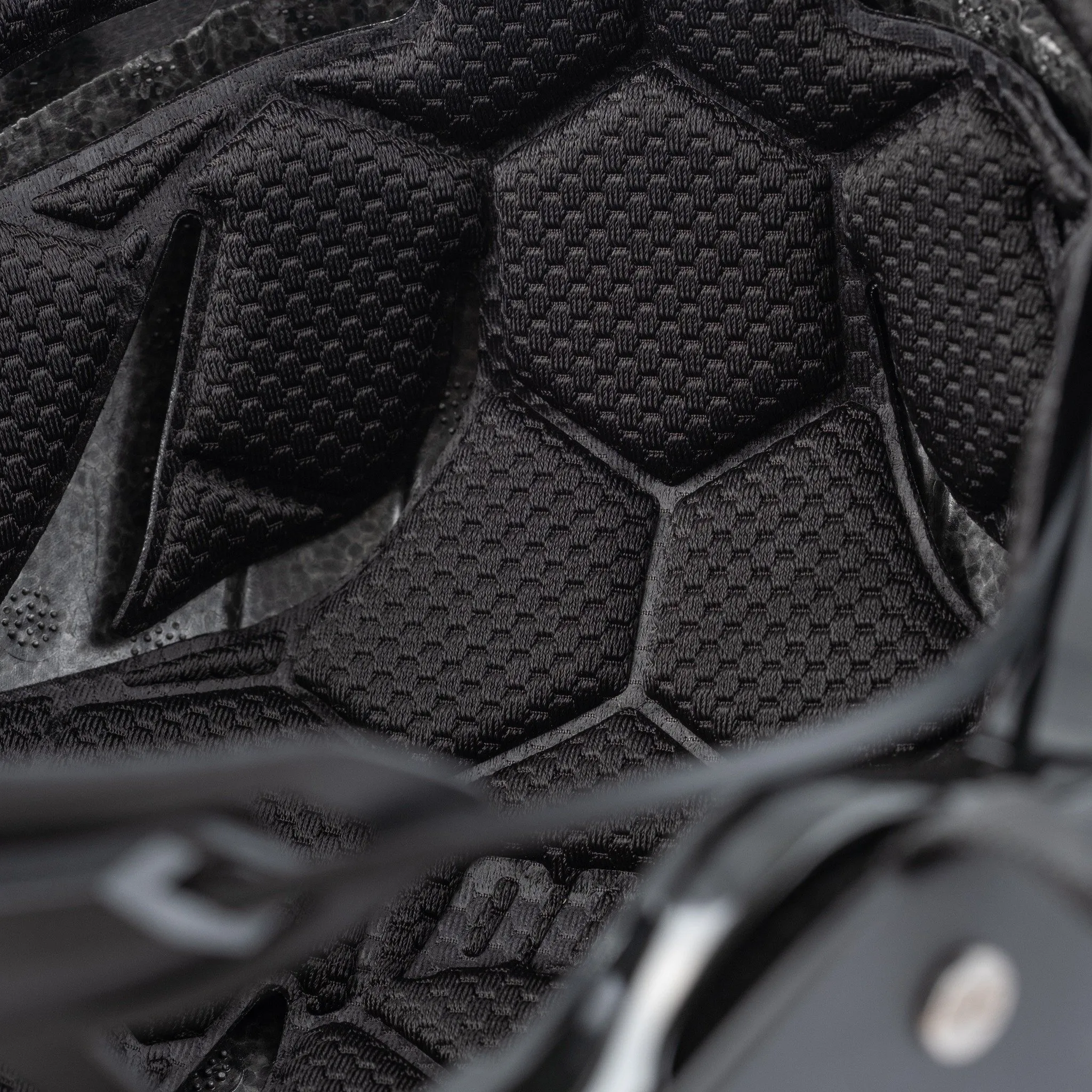 Nón POC P20 Đen Nhám Chữ Trắng